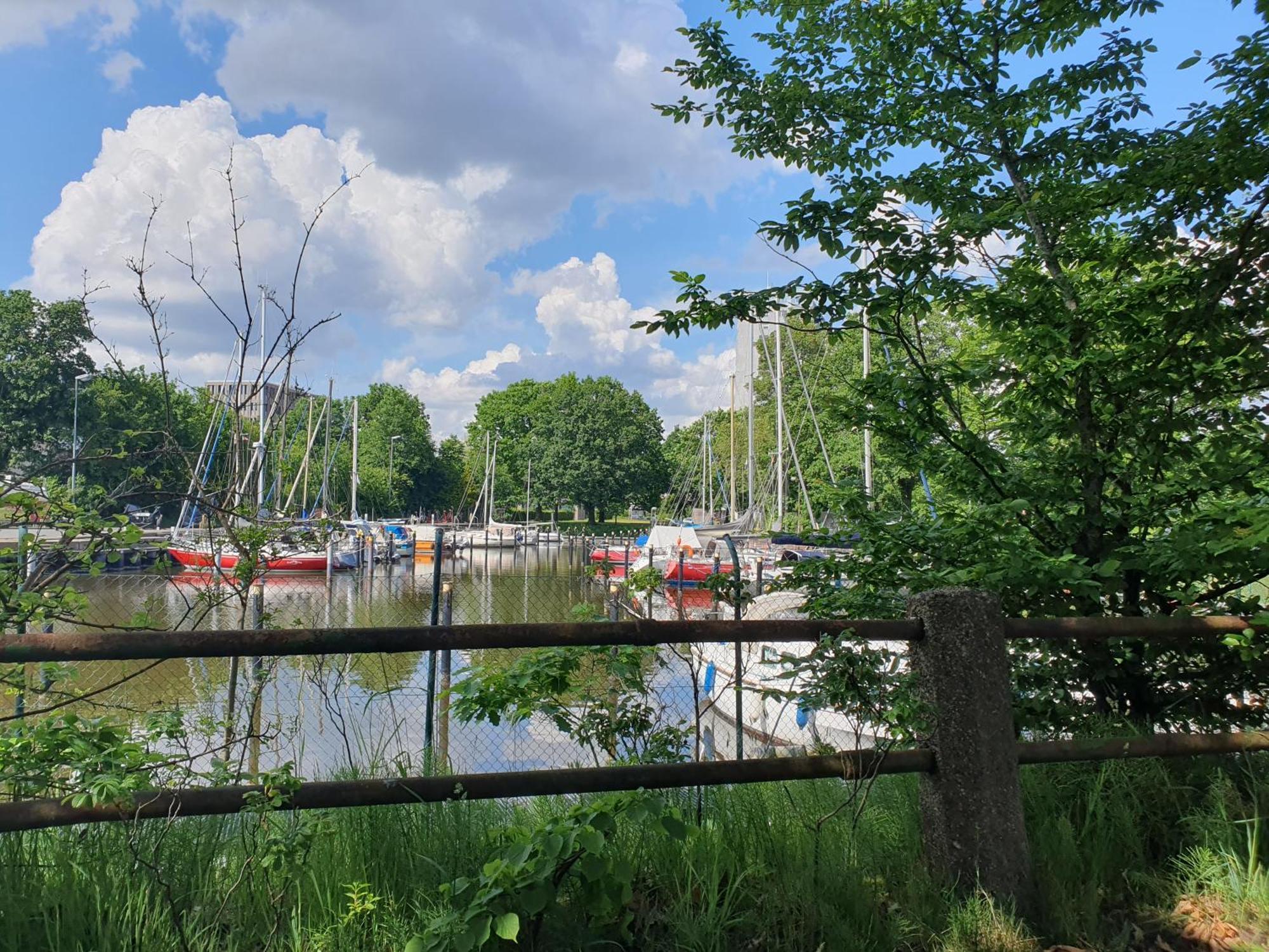 Moebeliertes Wohnen Auf Zeit Am Yachthafen Apartment Bremerhaven Luaran gambar